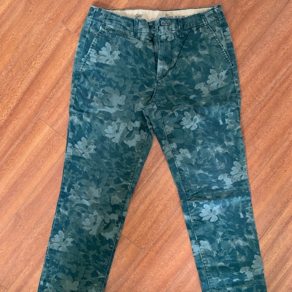 GAP Other - Gap - Mens Straight Fit Floral Camo Chinos - 31/32